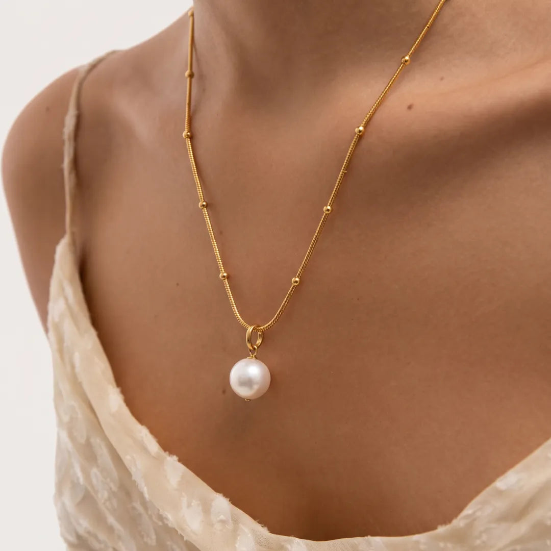 Collar Akoya